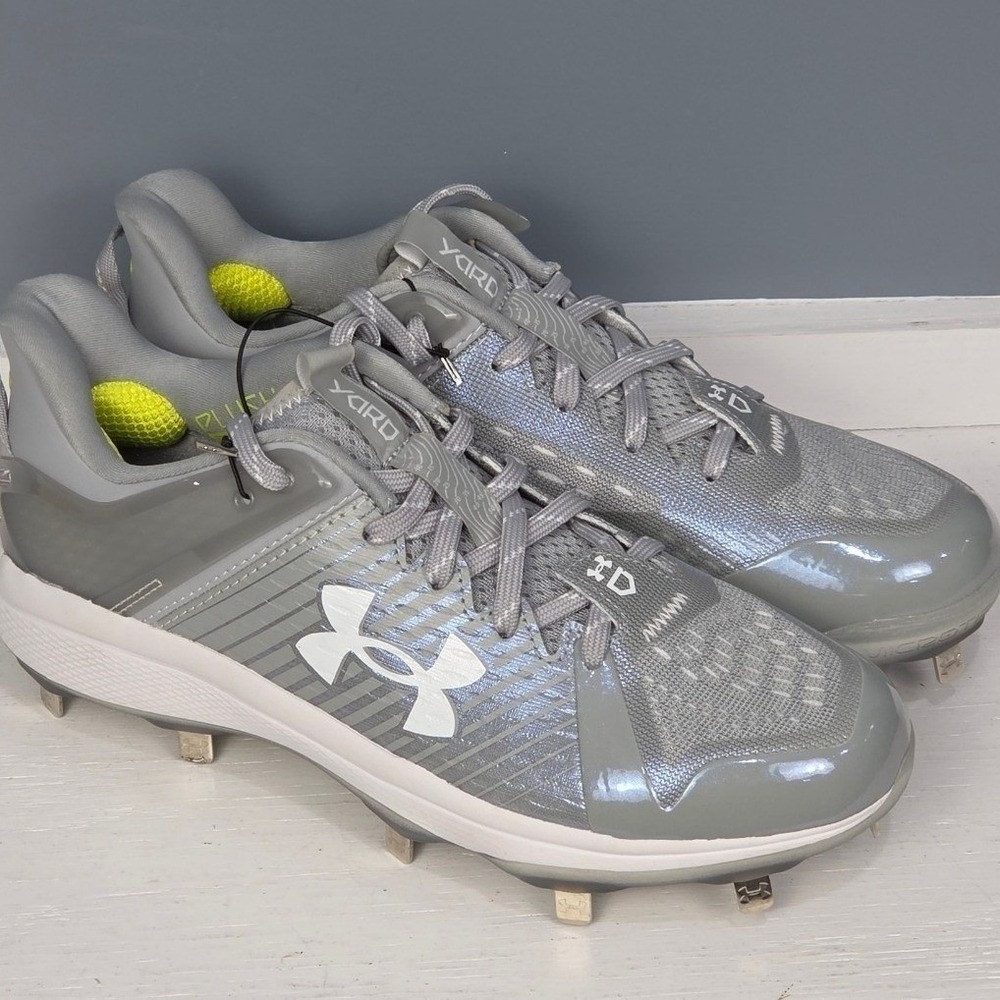 Under Armour Yard Low MT Baseball Cleats Mens 7 Gray Shoes Lightweight Metal NEW